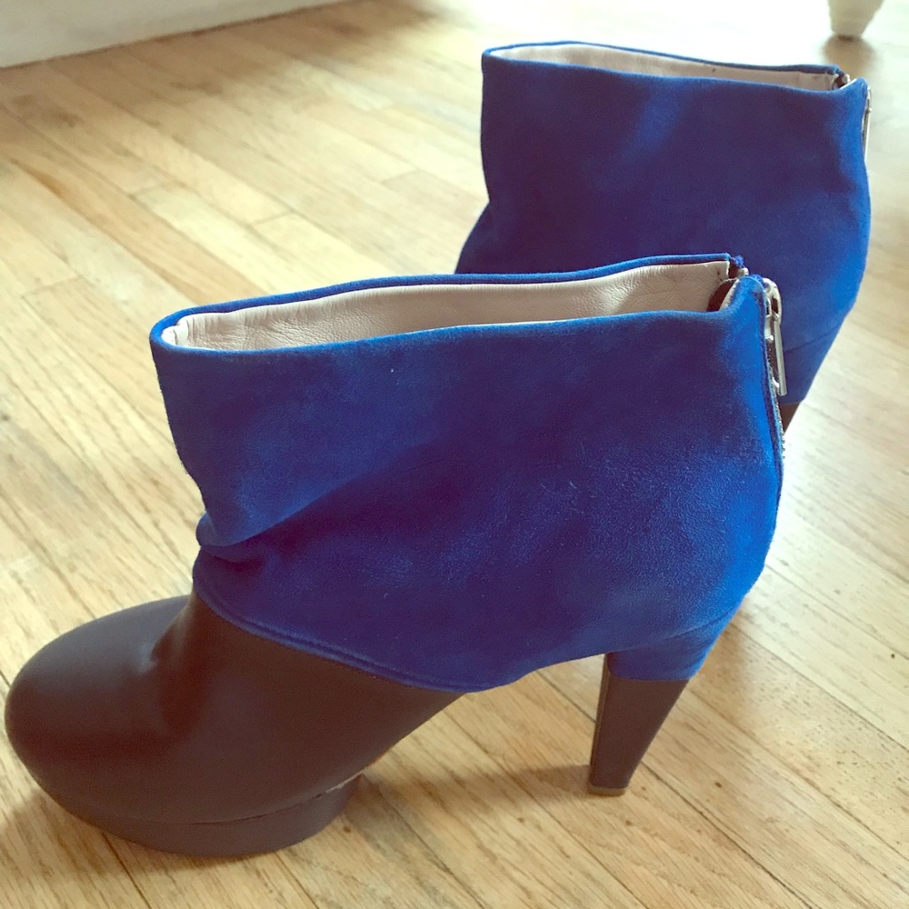 Cute blue heels suede